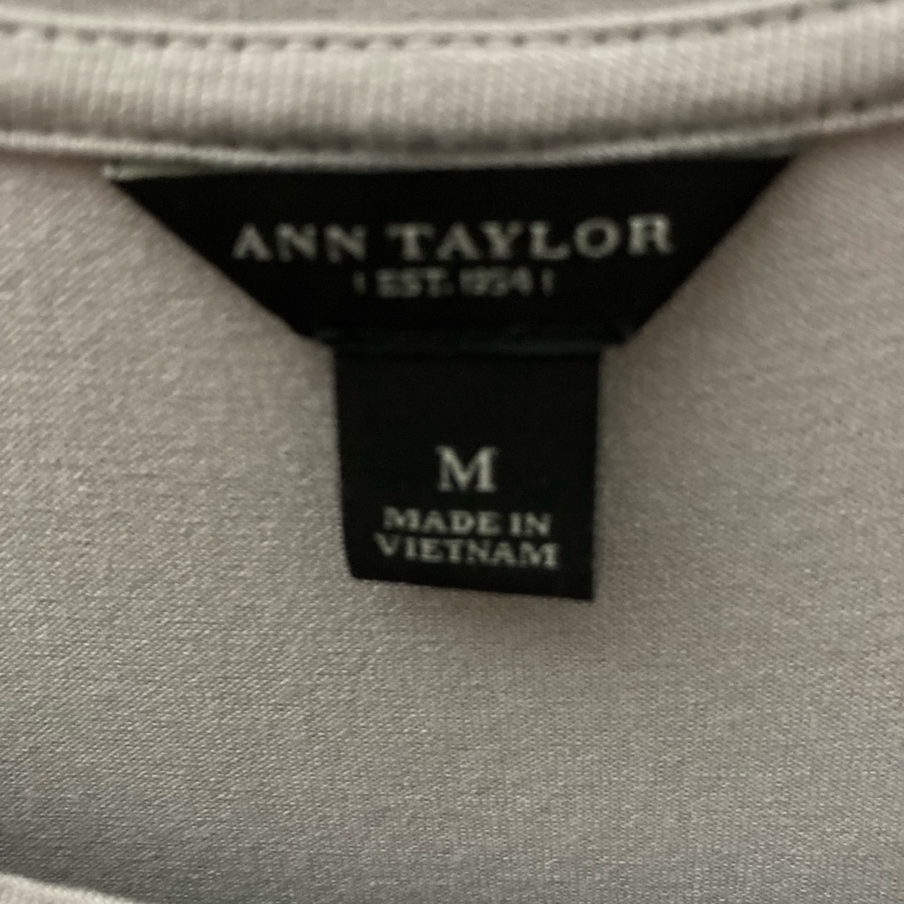 Ann Taylor Gray Shell - Picture 4 of 5